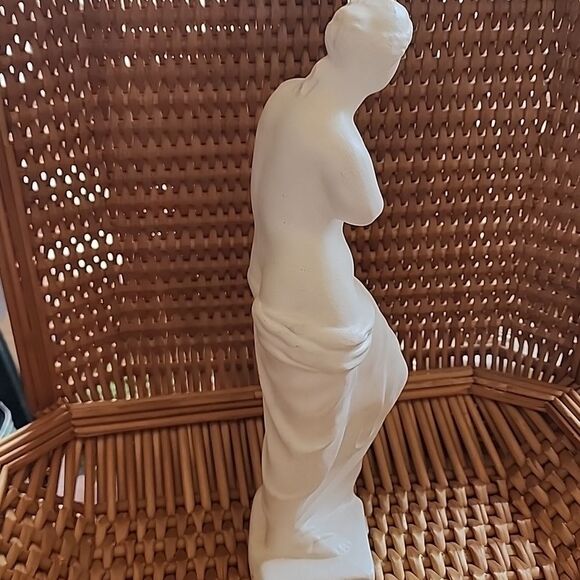 Venus de Milo Statue Matte - Picture 8 of 9